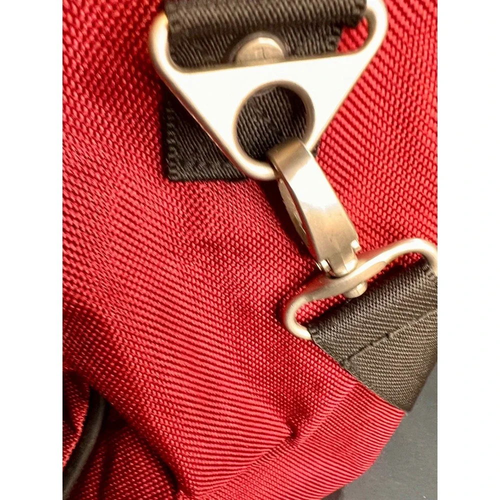 SwissGear Medium Duffle‎ Travel Bag Red Excellent Ballistic Nylon Utility